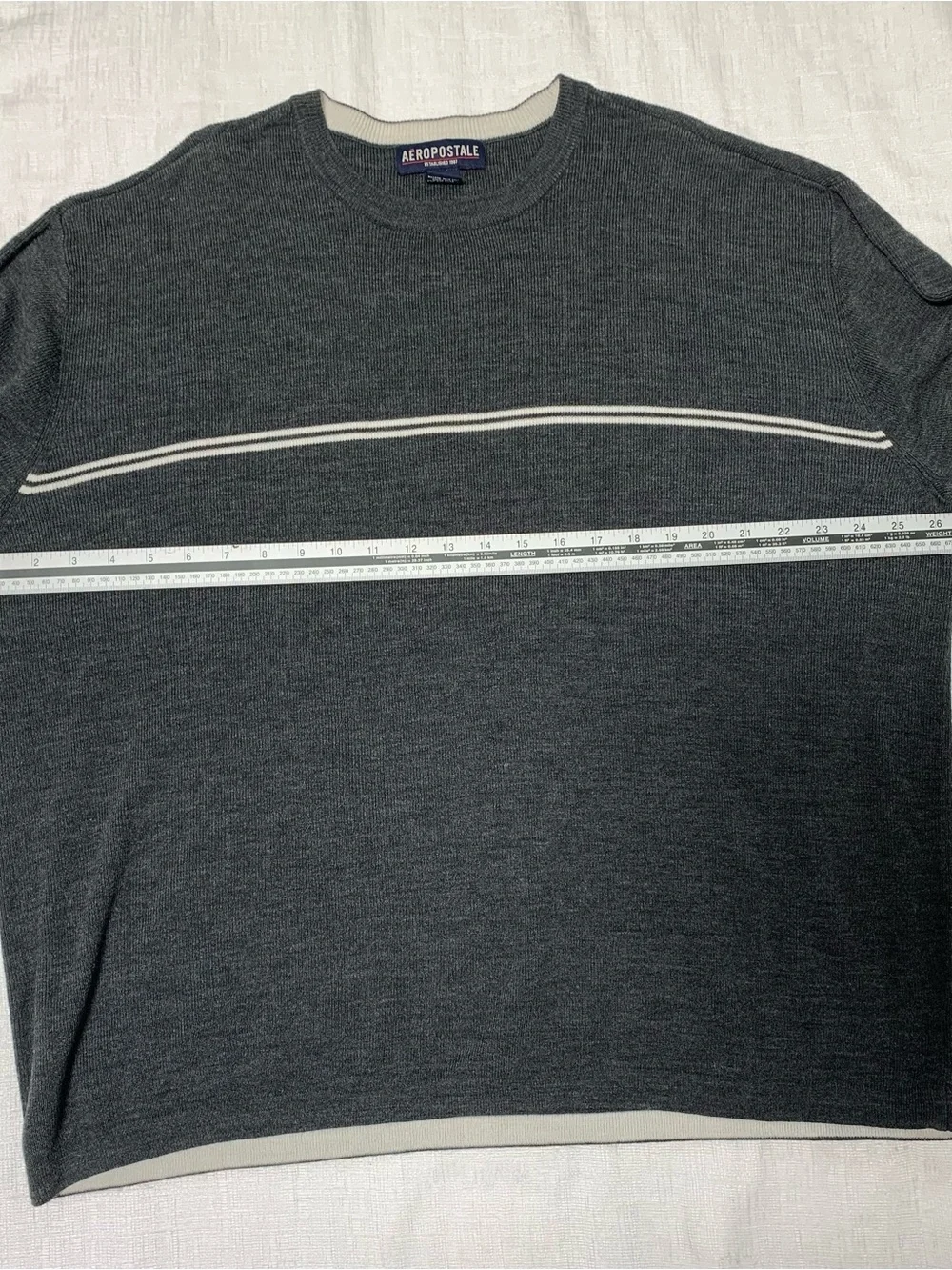 Aeropostale casual neutral contrast